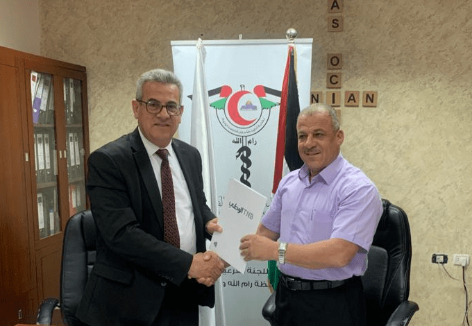 البنك الوطني ونقابة أطباء الأسنان يجددان تعاونهما الاستراتيجي