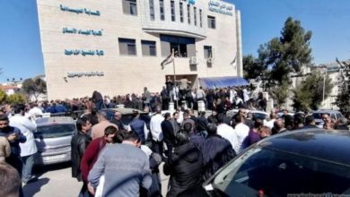 نقابة الأطباء تقرر وقف الإجراءات النقابية والعودة للعمل