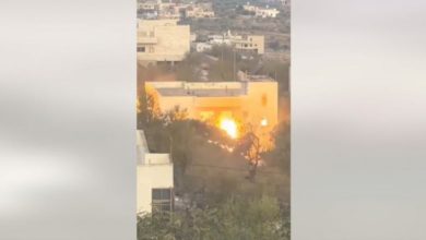 الاحتلال يفجر منزل القيادي في حماس صالح العاروي