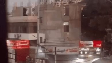 الاحتلال يفرض طوقا مشددا على مخيم نور شمس شرق طولكرم ويجرف شوارعه