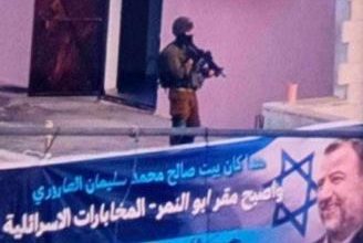 الاحتلال يقتحم منزل القيادي صالح العاروري ويحوله لثكنة عسكرية ومركز اعتقال