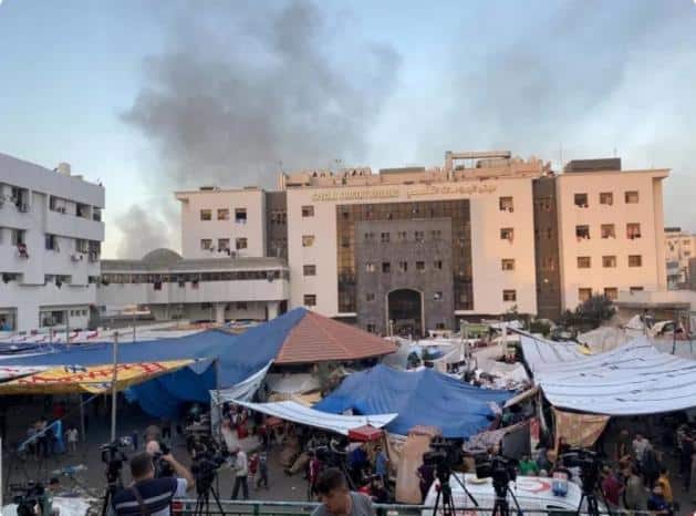 جيش الاحتلال ينسحب من مجمع "الشفاء" الطبي بعد تفجير عددا من مرافقه قبل الانسحاب