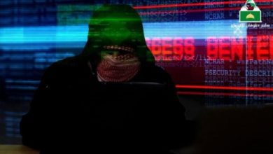 ملثم "سايبر طوفان الأقصى" يعلن اختراق وزارة جيش الاحتلال