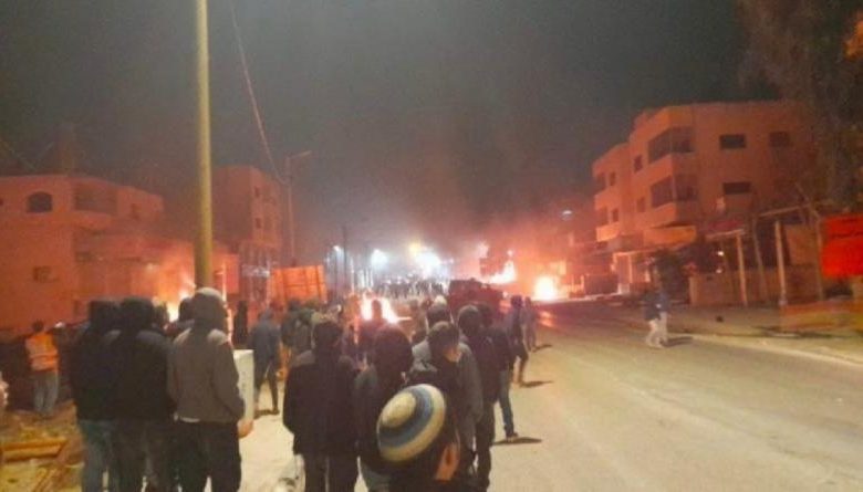 مستوطنون يغلقون مفترق عين الحلوة بالأغوار الشمالية