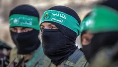 رويترز: "حماس" علقت مفاوضات تبادل الأسرى بسبب قصف الاحتلال لمستشفى الشفاء