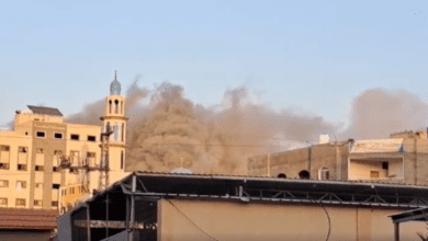 طيران الاحتلال يقصف سطح مجمع الشفاء الطبي في غزة