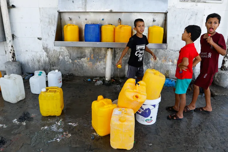 %70 من شبكات نقل وتوزيع الكهرباء دمرت بسبب العدوان على غزة