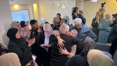 المقاومة تحرر دفعة جديدة من الاسرى في اليوم الثاني من الهدنة الانسانية