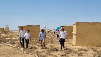 مستوطنون يشقون طريقا استيطانيا في مسافر يطا جنوب الخليل