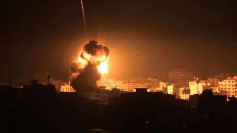 طائرات ومدفعية الاحتلال تواصل استهداف مناطق متفرقة من قطاع غزة