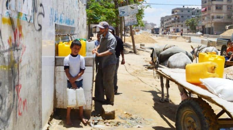 بلدية غزة تحذر من انتشار الأمراض والأوبئة بسبب توقف الخدمات ونفاد الوقود