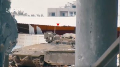 المقاومة الفلسطينية تخوض اشتباكاتٍ عنيفةً ضدّ القوات الإسرائيلية المتوغلة في خان يونس، جنوبي القطاع، والبريج، في وسطه.