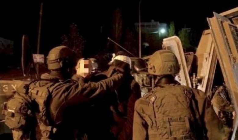 الاحتلال يعتقل طفلا وشابا من كفر قدوم شرق قلقيلية