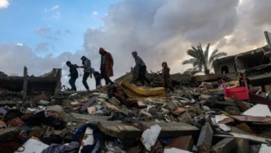 شهداء ومصابون جراء قصف الاحتلال منزلاً في دير البلح
