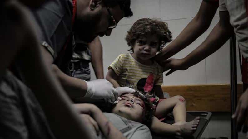وصول 11 طفلاً مصاباً من قطاع غزة إلى إيطاليا للعلاج