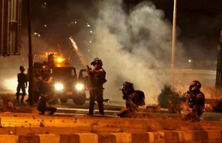 مواجهات مع الاحتلال واعتقال عدة شبان في بلدة ميثلون مواجهات مع الاحتلال واعتقال عدة شبان في بلدة ميثلون