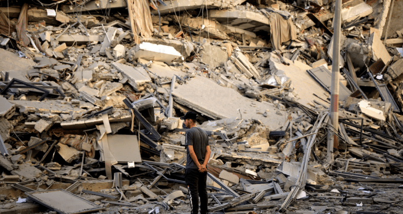 "نيويورك تايمز": "إسرائيل" هدمت أحياء سكنية خارج "المنطقة العازلة" في قطاع غزة