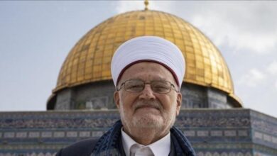الاحتلال يعتزم محاكمة الشيخ عكرمة صبري بتهمة "التحريض على الإرهاب"