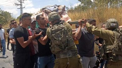 الاحتلال يعتدي على مشاركين في جنازة ويعتقل عددا منهم في القدس