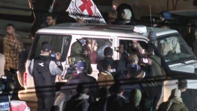 وزير بمجلس الحرب:عودة المحتجزين أولى من تدمير حماس