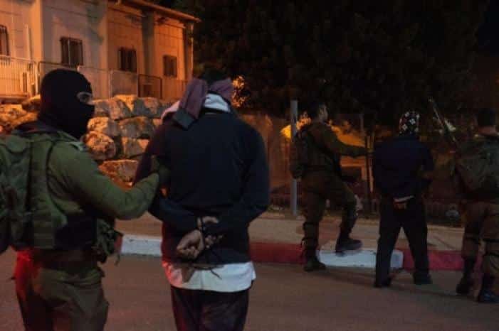 طوباس: الاحتلال يعتقل شابا من طمون قرب حاجز الحمرا العسكري