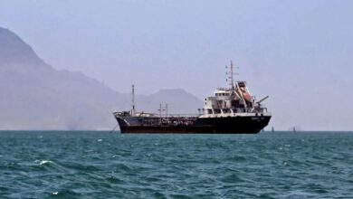 انفجار بالقرب من سفينة كانت تبحر جنوب شرق عدن