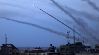 المقاومة الفلسطينية تطلق رشقات صاروخية نحو "كيسوفيم".. وتواصل اشتباكاتها مع الاحتلال