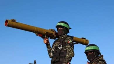 المقاومة تستهدف مواقع للاحتلال ومقر قيادة فرقة غزة