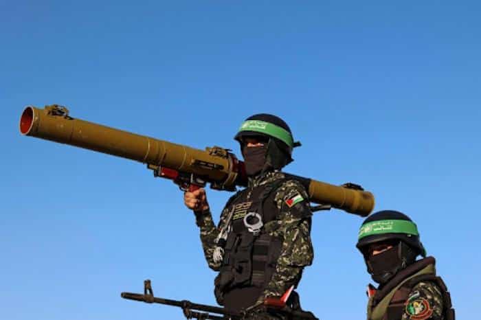 المقاومة تستهدف مواقع للاحتلال ومقر قيادة فرقة غزة