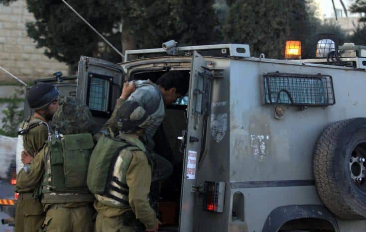 الاحتلال يعتقل شابين من بيت اجزا شمال غرب القدس