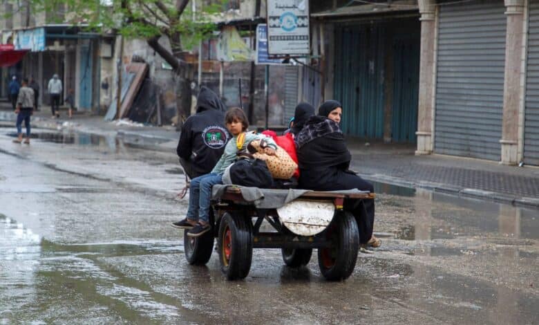 نزوح الاف الفلسطينيين من رفح باتجاه وسط غزة