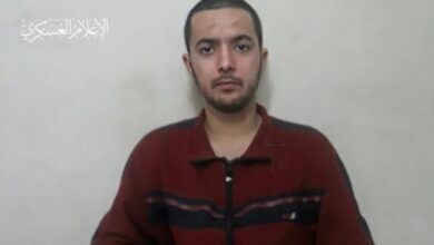 أبو عبيدة: فقدنا الاتصال بمجموعة مكلَّفة بحماية 4 أسرى.