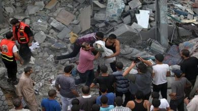 حماس تنفي ادعاءات الاحتلال استهداف قيادات في خان يونس.