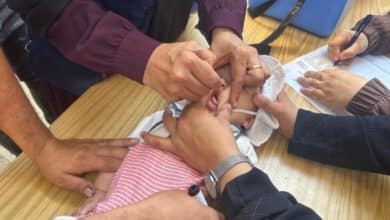 160 ألف طفل تلقوا الجرعة الأولى من لقاح شلل الأطفال بالمحافظة الوسطى في قطاع غزة