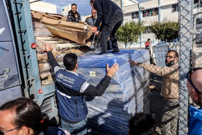 وزارة الصحة تعلن وصول قافلة شاحنات أدوية ومستهلكات طبية إلى قطاع غزة