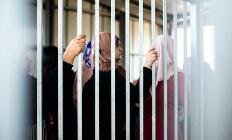 نادي الأسير: 88 أسيرة لدى الاحتلال يعشن ظروفا صعبة