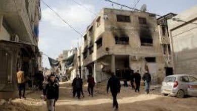 الاحتلال يجبر المواطنين على مغادرة منازلهم في مخيم طولكرم