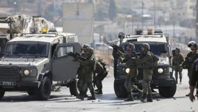 إصابة شاب إثر اعتداء الاحتلال عليه في مخيم العروب شمال الخليل