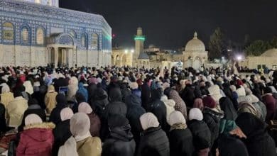 أكثر من 80 ألف مصل يؤدون العشاء والتراويح في "الأقصى"