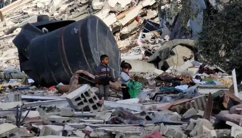 "الأونروا": شحّ حاد في الغذاء والماء في غزة بفعل الحصار ومنع المساعدات منذ 6 أسابيع