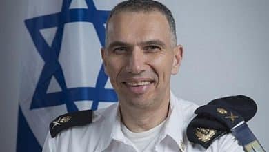 نتنياهو يتراجع عن تعيين إيلي شارفيت رئيسا لجهاز "الشاباك"