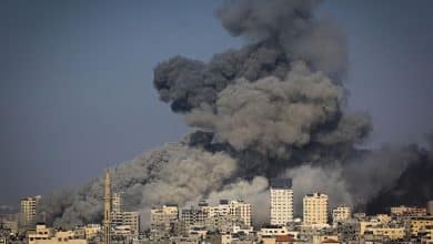 قادة جيش الاحتلال يقررون اقالة الجنود والضباط الذين وقعوا على عريضة تطالب بصفقة تبادل ووقف الحرب على غزة
