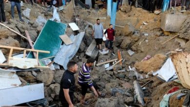 ارتفاع حصيلة شهداء قصف مدرستين في مخيم البريج ومدينة غزة إلى 49