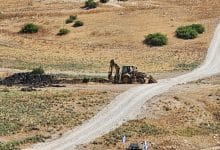 مستوطنون يجرفون تجريف