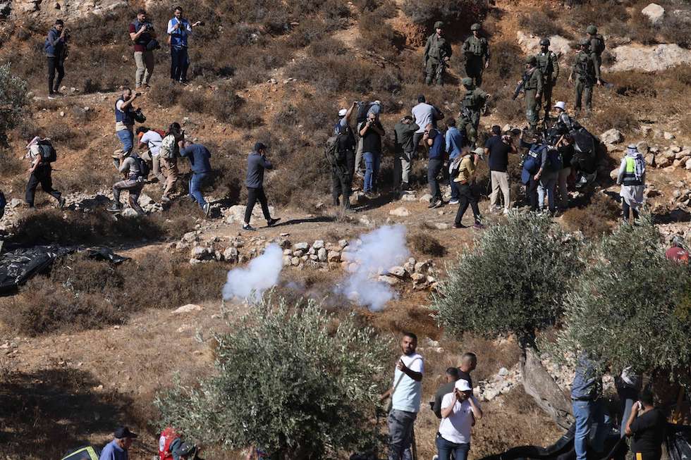 مقاومة الجدار: 1693 اعتداء نفذها جيش الاحتلال ومستوطنوه خلال الشهر الماضي مقاومة الجدار: 1693 اعتداء نفذها جيش الاحتلال ومستوطنوه خلال الشهر الماضي