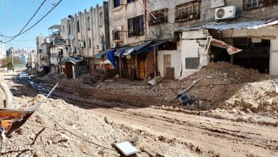 عدوان الاحتلال المتواصل على طولكرم ومخيميها يدخل يومه الـ121: حصار وتصعيد ودهم لمحلات الصرافة