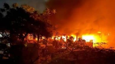 50 شهيدا منذ فجر اليوم.. الاحتلال يحرق نازحين بمركز إيواء في غزة