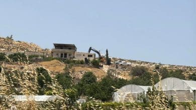 الاحتلال يشرع بهدم منزل ومزرعة أغنام في خلايل اللوز جنوب شرق بيت لحم