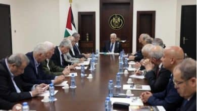 خلال اجتماع اللجنة برئاسة الرئيس.. انتخاب عزام الأحمد أميناً لسر اللجنة التنفيذية لمنظمة التحرير