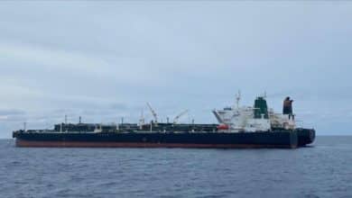 صنعاء تحظر صادرات النفط الأمريكي رداً على العدوان على اليمن